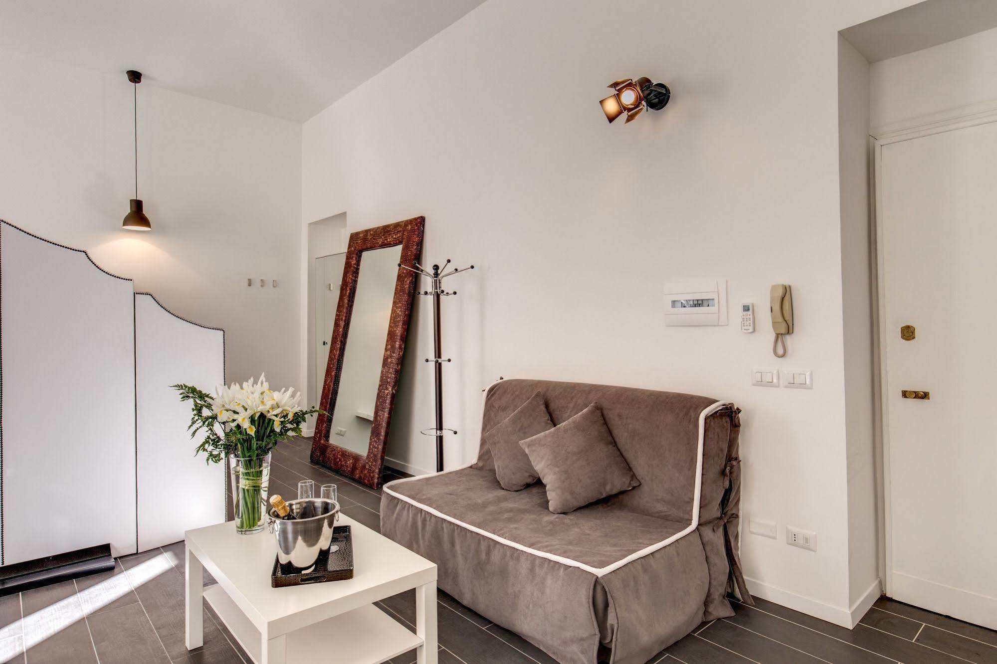Отель Residenza Bourbon Рим Экстерьер фото